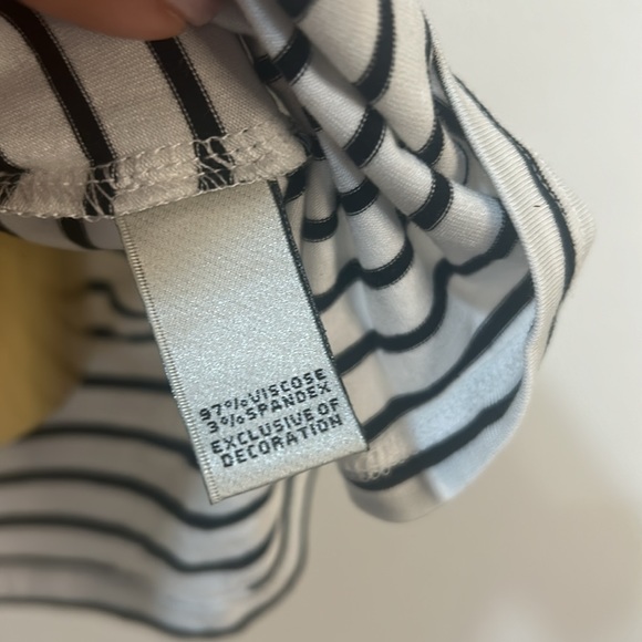 NEIMAN MARCUS BLOUSE WOMEN SZ L SHORT SLEEVE STRIPPED WHITE BLACK W CHERRY NEW - Picture 7 of 9